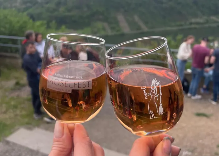 Hike & Bike Zwischen Rhein Und Mosel 아파트 *